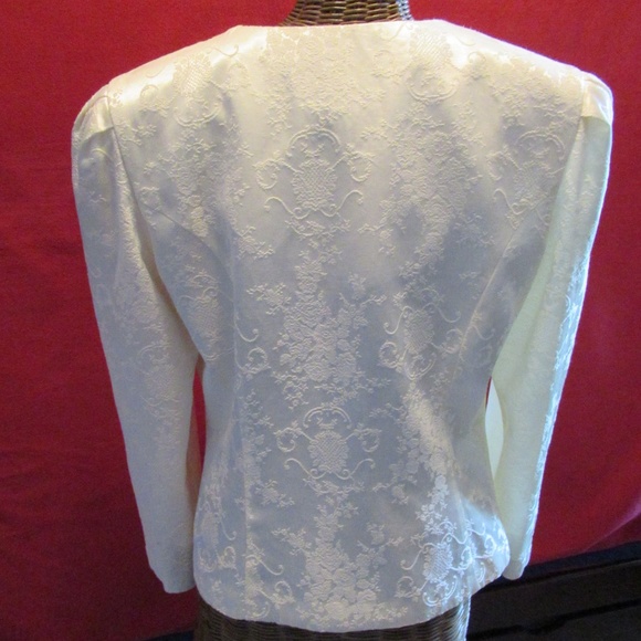 Nah Nah Ivory women's peplum top - Picture 4 of 8
